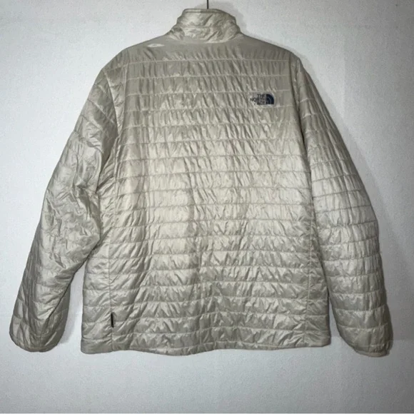 The North Face Ultralight Puffer Jacket - Picture 5 of 9